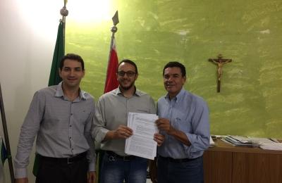 Sicredi e prefeitura de Mirassol D Oeste assinam conv&ecirc;nio para cr&eacute;dito consignado