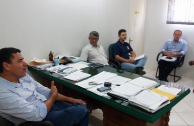 Prefeito Euclides Paix&atilde;o se re&uacute;ne com Padre Jos&eacute; Maria, permission&aacute;rio da pra&ccedil;a Nossa Senhora Aparecida