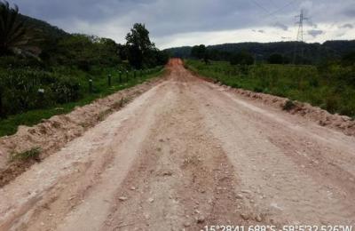 Manuten&ccedil;&atilde;o em estradas do Assentamento Roseli Nunes linha dos 300