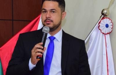 Vice-prefeito convida alunos universit&aacute;rios para participarem de processo seletivo; v&iacute;deo