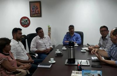 Reitor discute parceria na educa&ccedil;&atilde;o com prefeito de Mirassol D Oeste