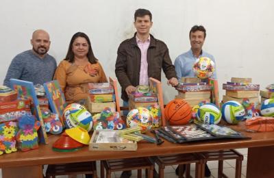 PREFEITURA DE MIRASSOL D'OESTE ENTREGA BRINQUEDOS EDUCATIVOS PARA O ENSINO INFANTIL!