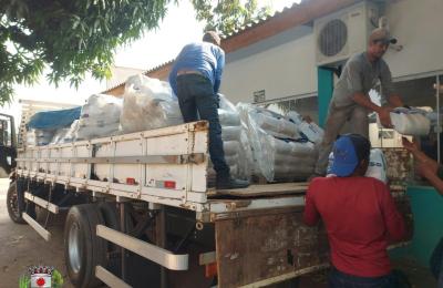 O CRAS RECEBE 600 CESTAS B&Aacute;SICA E KITS DE LIMPEZA!