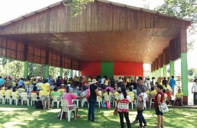 Grupos de Terceira Idade se confraternizam no Balne&aacute;rio do Roncador em Rio Branco