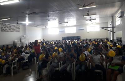 Cras realiza palestra sobre Setembro Amarelo em escola p&uacute;blica estadual