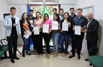 12 NOVOS SERVIDORES MUNICIPAIS TOMAM POSSE NESTA SEXTA-FEIRA-30.